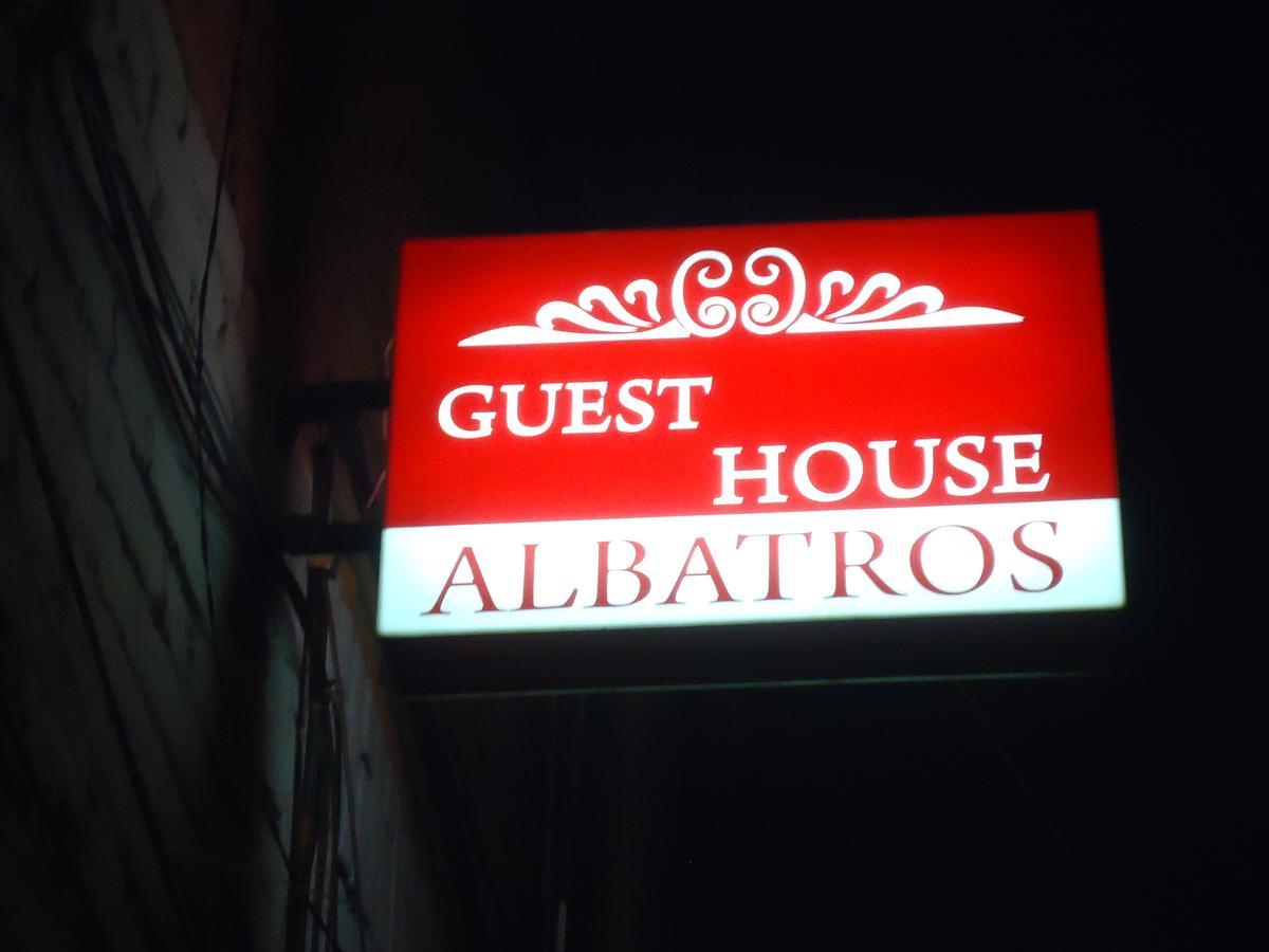Albatros Bed & Breakfast Тбилиси Екстериор снимка